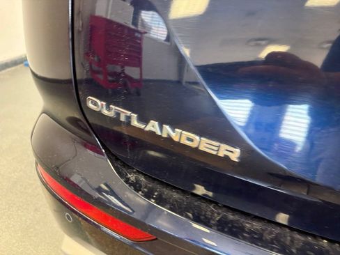 Used 2022 Mitsubishi Outlander SE FWD image 9
