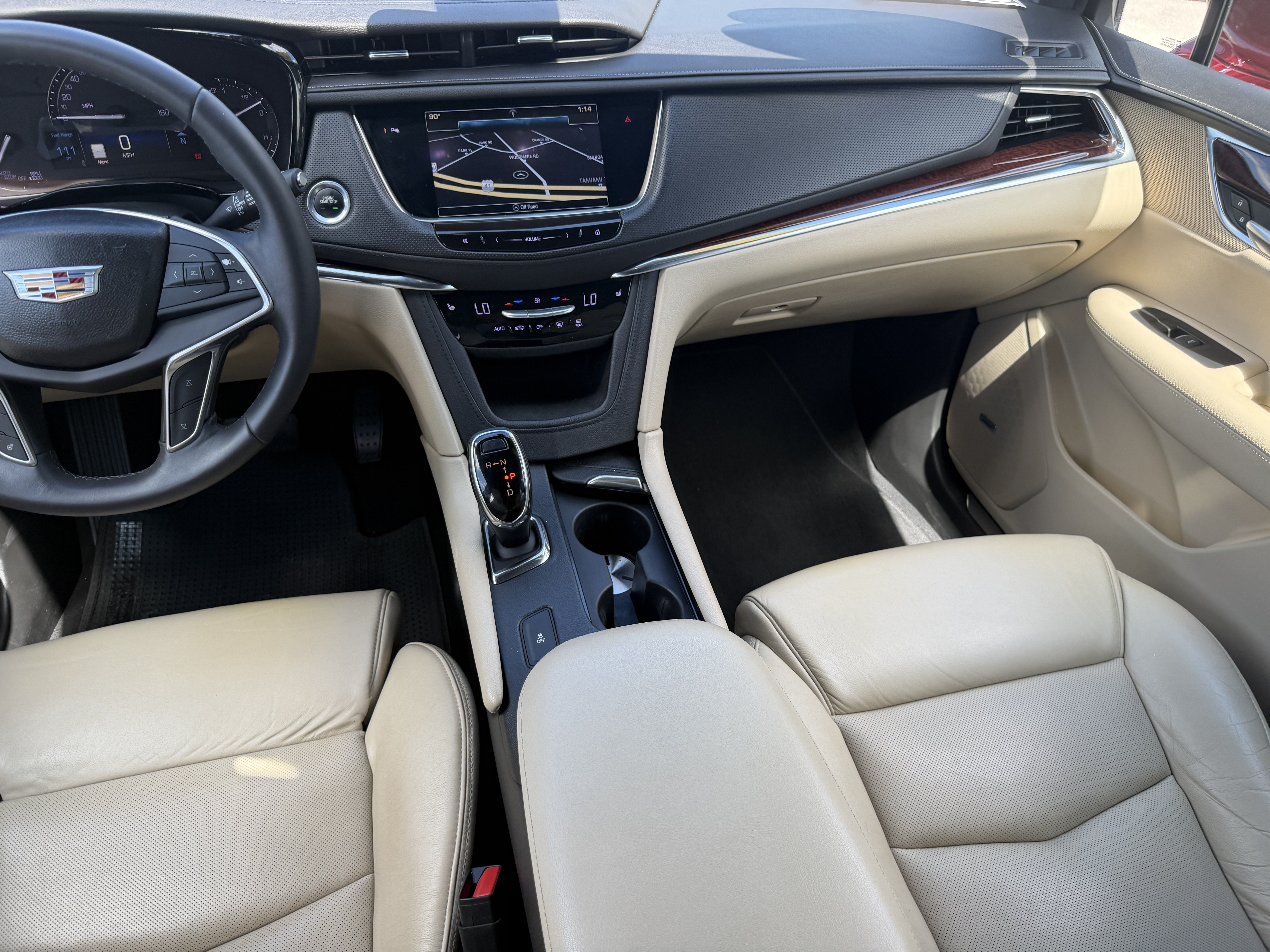 Used 2017 Cadillac XT5 Luxury w/ Driver Awareness Package FWD image 13