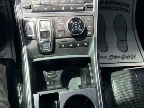 Used 2023 Hyundai Santa Fe Calligraphy image 23
