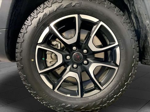 Used 2025 Jeep Compass Trailhawk AWD/4WD image 9