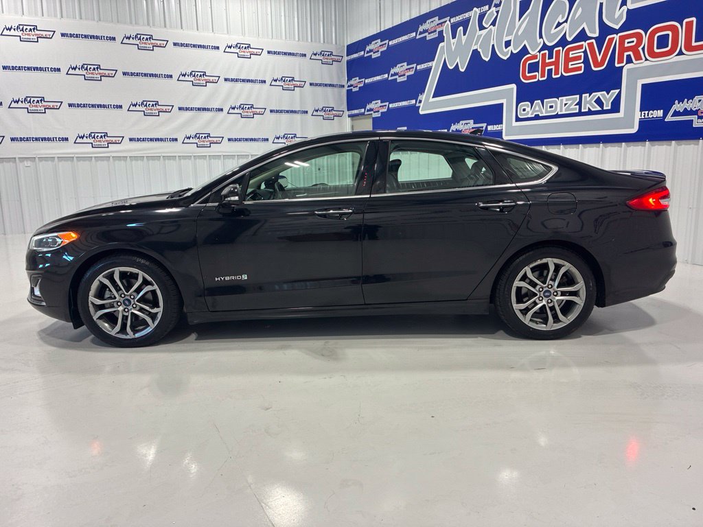 Used 2019 Ford Fusion Titanium FWD image 3