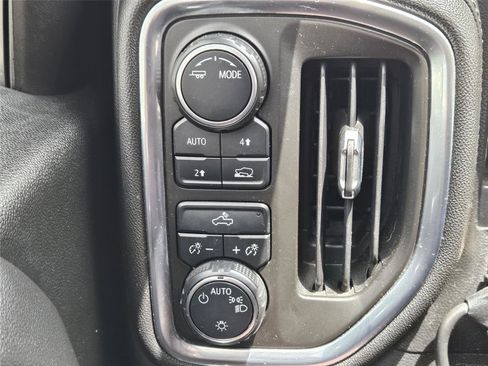 Used 2020 Chevrolet Silverado 1500 LT w/ Trailering Package AWD/4WD image 19