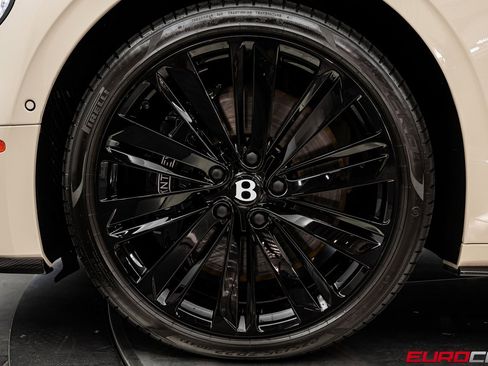 Used 2024 Bentley Flying Spur W12 image 25