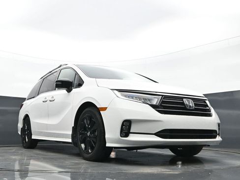 Used 2023 Honda Odyssey Sport image 21