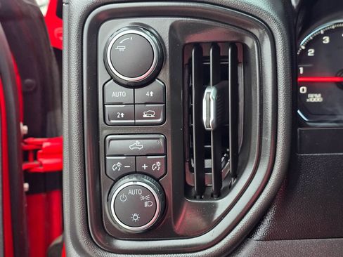 Used 2019 Chevrolet Silverado 1500 Custom w/ Custom Value Package AWD/4WD image 24