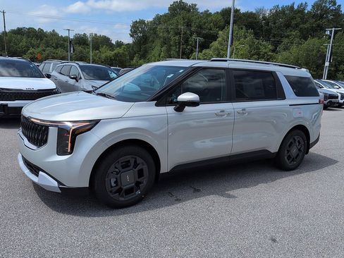 New 2026 Kia Carnival EX FWD image 4