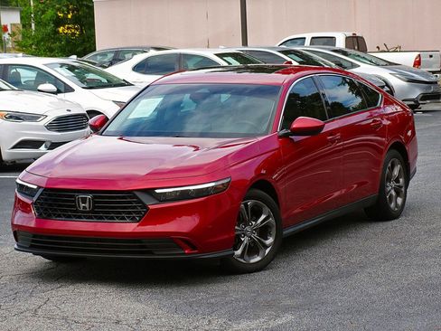 Used 2024 Honda Accord EX image 6