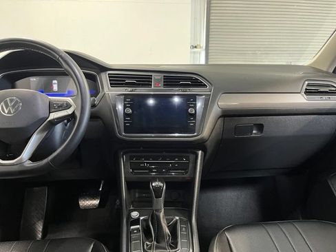 Used 2024 Volkswagen Tiguan SE FWD image 22