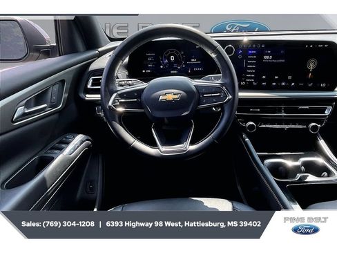 Used 2025 Chevrolet Traverse LT w/ Driver Confidence Package FWD image 5