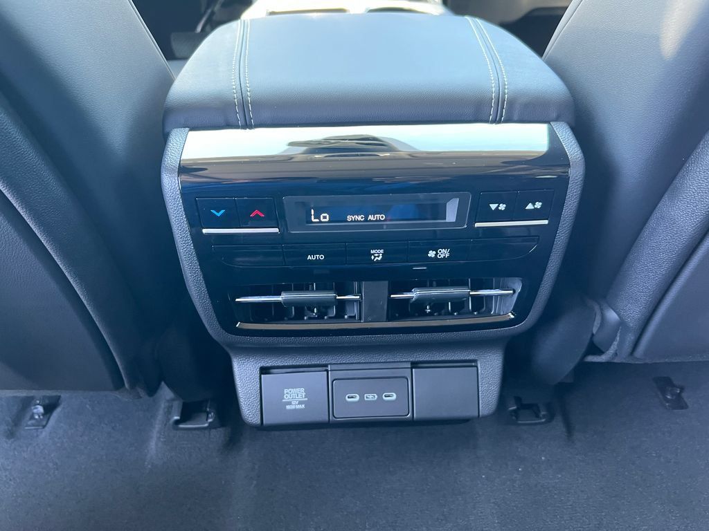 Used 2026 Acura MDX w/ Technology Package AWD/4WD image 29