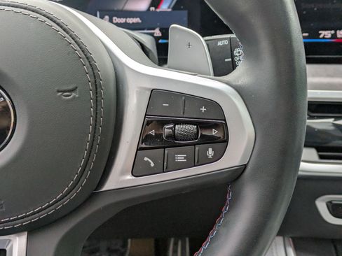 Used 2025 BMW X5 M60i w/ Climate Comfort Package image 18