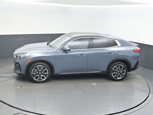 Used 2025 BMW X2 xDrive28i image 32