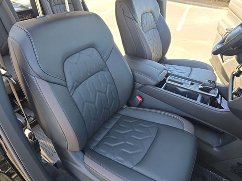 New 2026 Nissan Pathfinder Platinum image 10