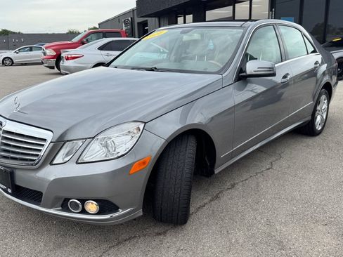 Used 2010 Mercedes-Benz E 350 4MATIC Sedan image 4