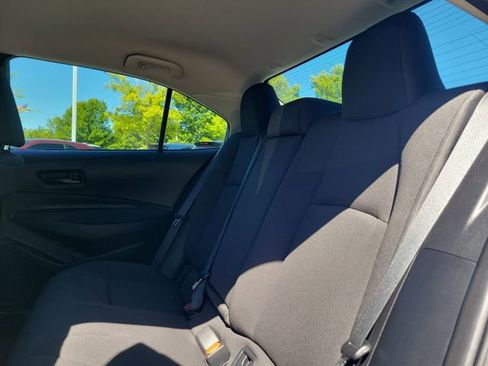 Used 2025 Toyota Corolla LE FWD image 9
