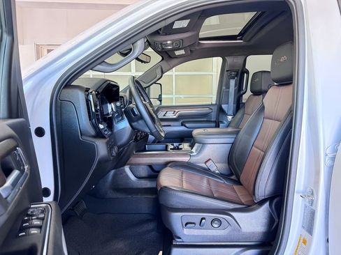 Certified 2024 Chevrolet Silverado 3500 High Country w/ High Country Premium Package AWD/4WD image 10