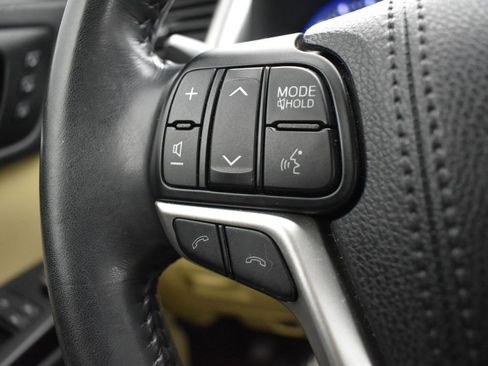 Used 2018 Toyota Highlander Limited image 17