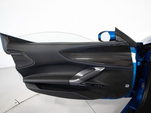 Used 2024 Ferrari SF90 Spider image 55