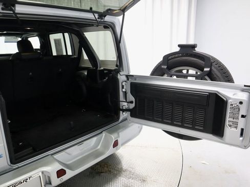 Used 2023 Jeep Wrangler High Altitude image 14