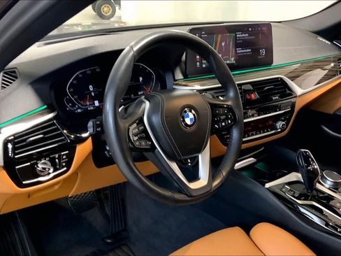 Certified 2023 BMW 530i xDrive w/ Premium Package image 17