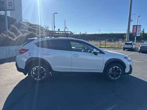 Used 2023 Subaru Crosstrek 2.0i Premium image 8