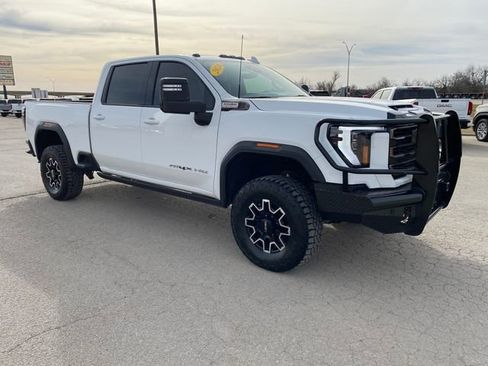 Used 2024 GMC Sierra 2500 AT4X image 8