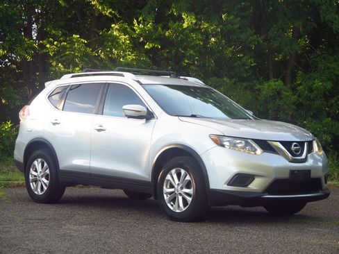 Used 2016 Nissan Rogue SV w/ SV Premium Package AWD/4WD image 6