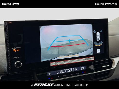 Used 2025 Toyota Sienna XLE w/ XLE Plus Package FWD image 9