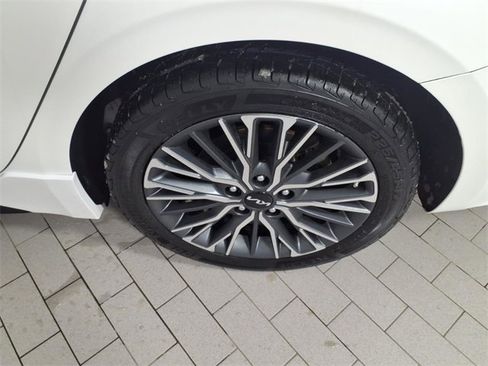 Used 2023 Kia Forte GT-Line w/ GT-Line Technology Package image 8