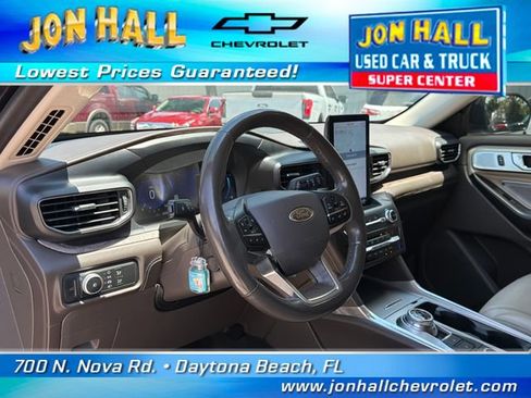 Used 2020 Ford Explorer Platinum w/ Premium Technology Package AWD/4WD image 24