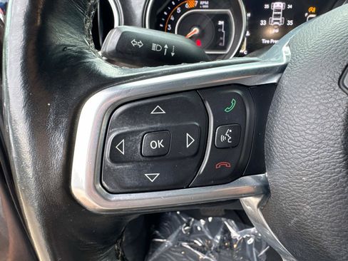 Used 2022 Jeep Wrangler Unlimited Sahara AWD/4WD image 32