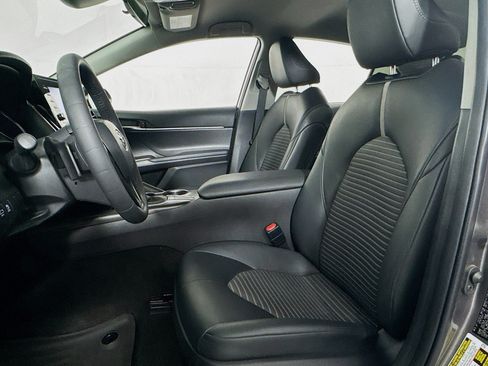 Used 2023 Toyota Camry SE w/ Blackout Package (TMS) FWD image 17