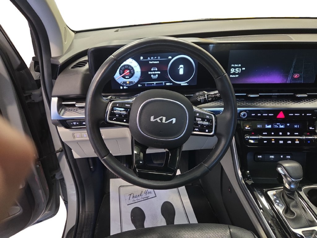 Used 2023 Kia Carnival SX Prestige FWD image 12
