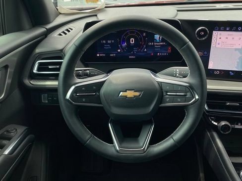 Used 2026 Chevrolet Traverse LT w/ Driver Confidence Package AWD/4WD image 28