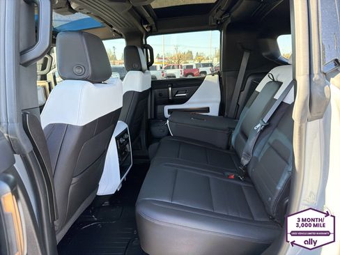 Used 2024 GMC Hummer EV 2X w/ LPO, Illumination Package AWD/4WD image 11