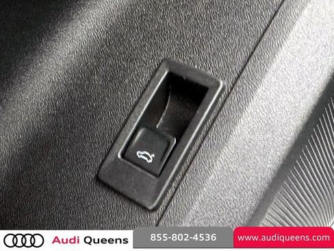 Used 2025 Audi Q5 Premium w/ Convenience Package AWD/4WD image 20
