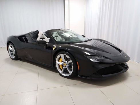 Certified 2025 Ferrari SF90 Spider image 7