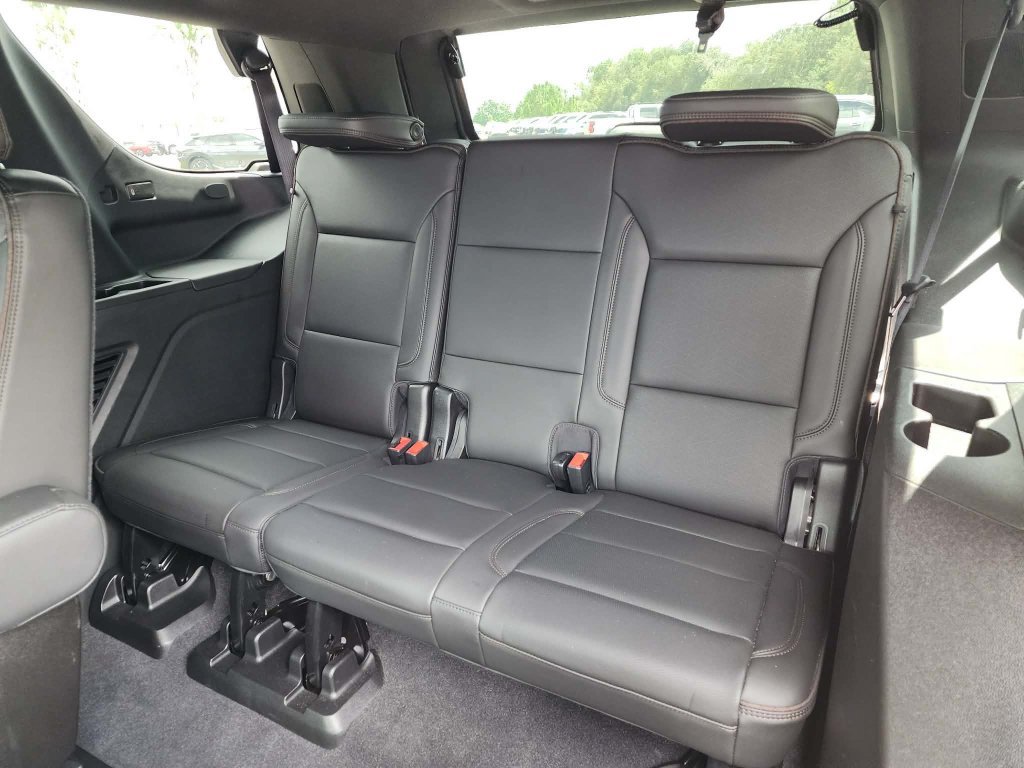 Used 2021 Chevrolet Tahoe High Country w/ Premium Package RWD image 16