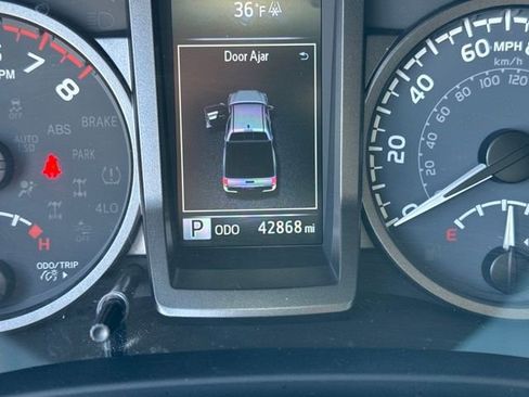 Used 2023 Toyota Tacoma TRD Sport image 24