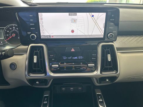 Used 2022 Kia Sorento S w/ Panoramic Sunroof Package FWD image 33