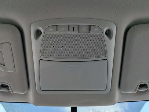 Used 2018 Nissan Rogue SV FWD image 25