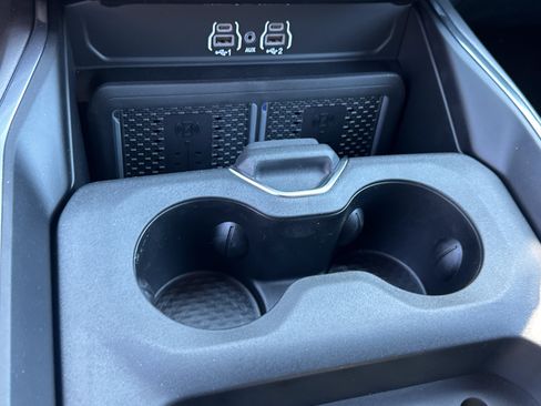 New 2026 RAM 2500 Laramie AWD/4WD image 5