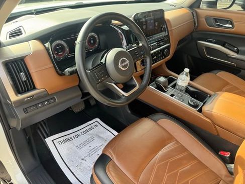 Used 2023 Nissan Pathfinder Platinum w/ Cargo Package image 17