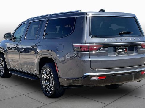 Used 2024 Jeep Wagoneer L Series II w/ Flexible Seating Group RWD image 11