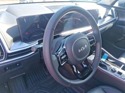 Used 2025 Kia Sorento S w/ Panoramic Sunroof Package image 14