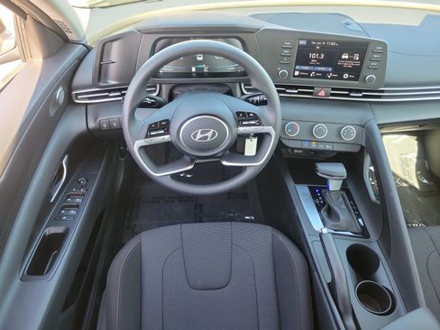 Certified 2026 Hyundai Elantra SE w/ Cargo Package FWD image 7
