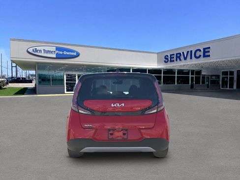 Used 2023 Kia Soul S FWD image 7
