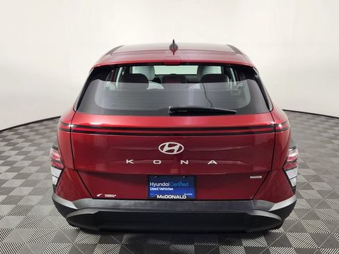 Certified 2025 Hyundai Kona SE AWD/4WD image 4