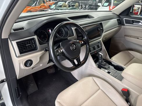 Used 2019 Volkswagen Atlas SE image 34