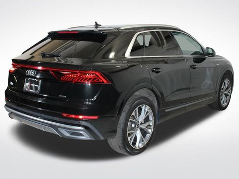 Used 2023 Audi Q8 Premium Plus image 9